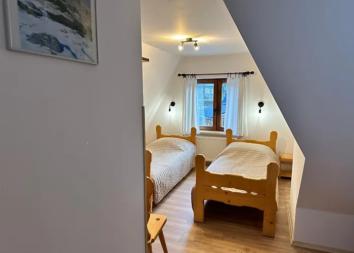 Wynajem Pokoi Magdalena בית אירוח זקופאנה